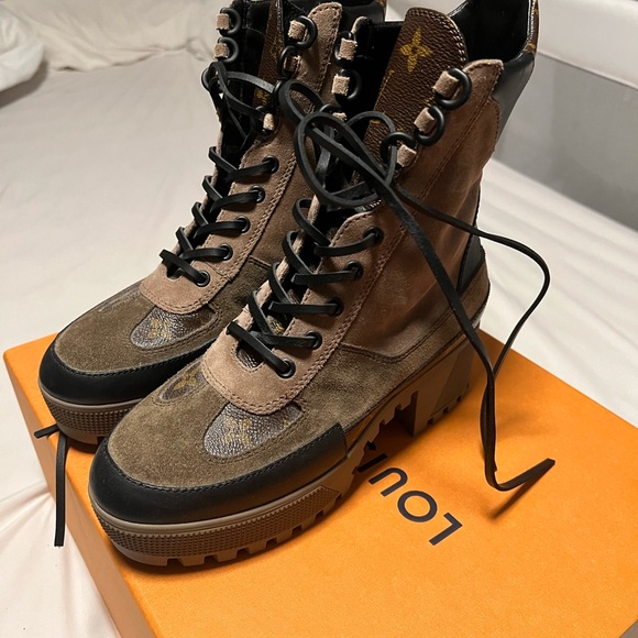Louis Vuitton boots - Picture 3 of 6